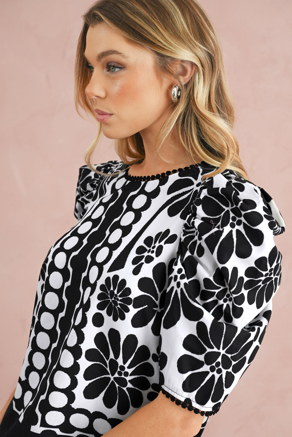 Black Floral Print Button-up Puff Sleeve Blouse